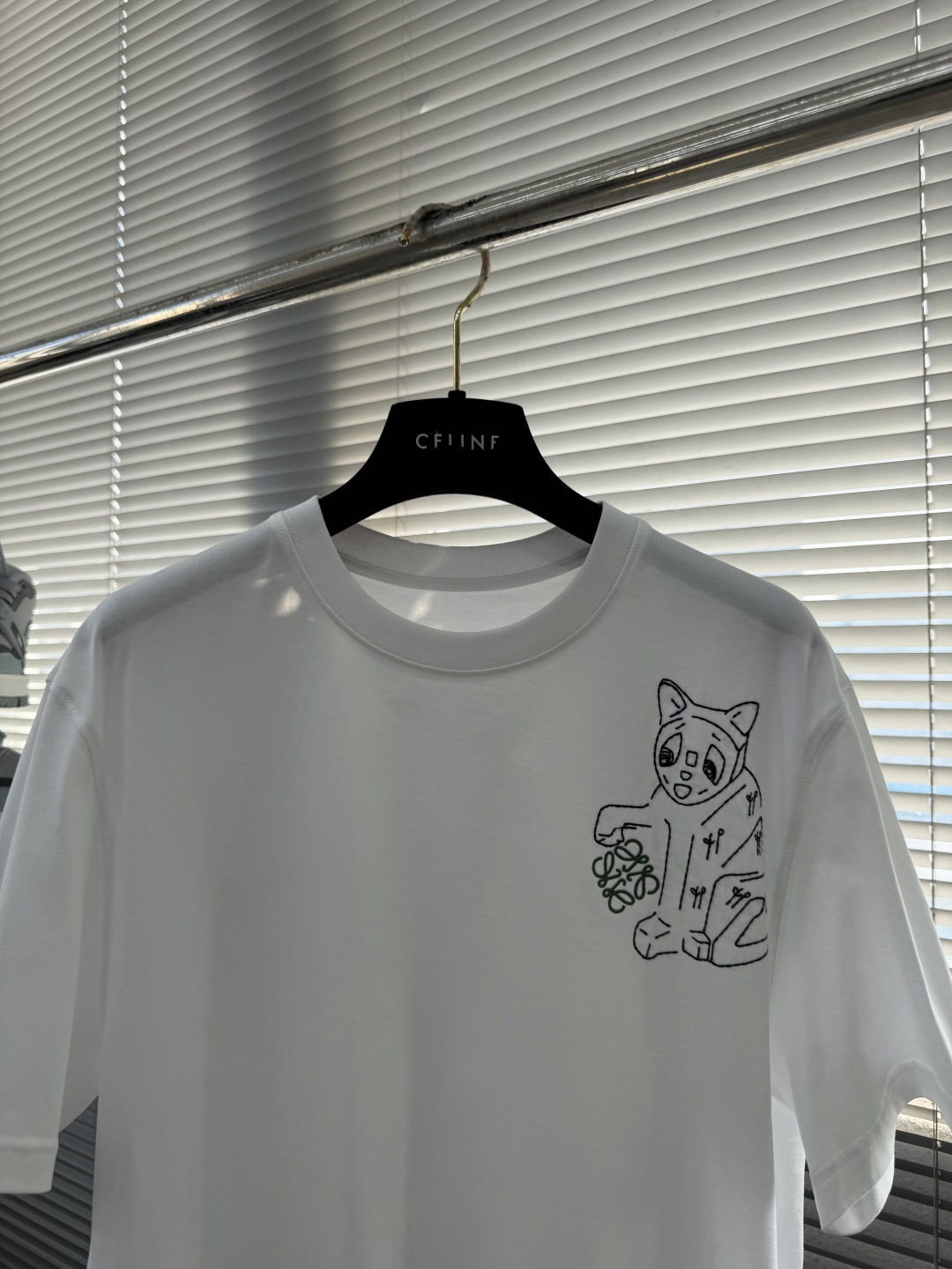 -LOEW 刺绣细节全棉T恤面料质感很好，亲肤感强，穿着舒适！码数：S-XXL肩宽4445474850胸