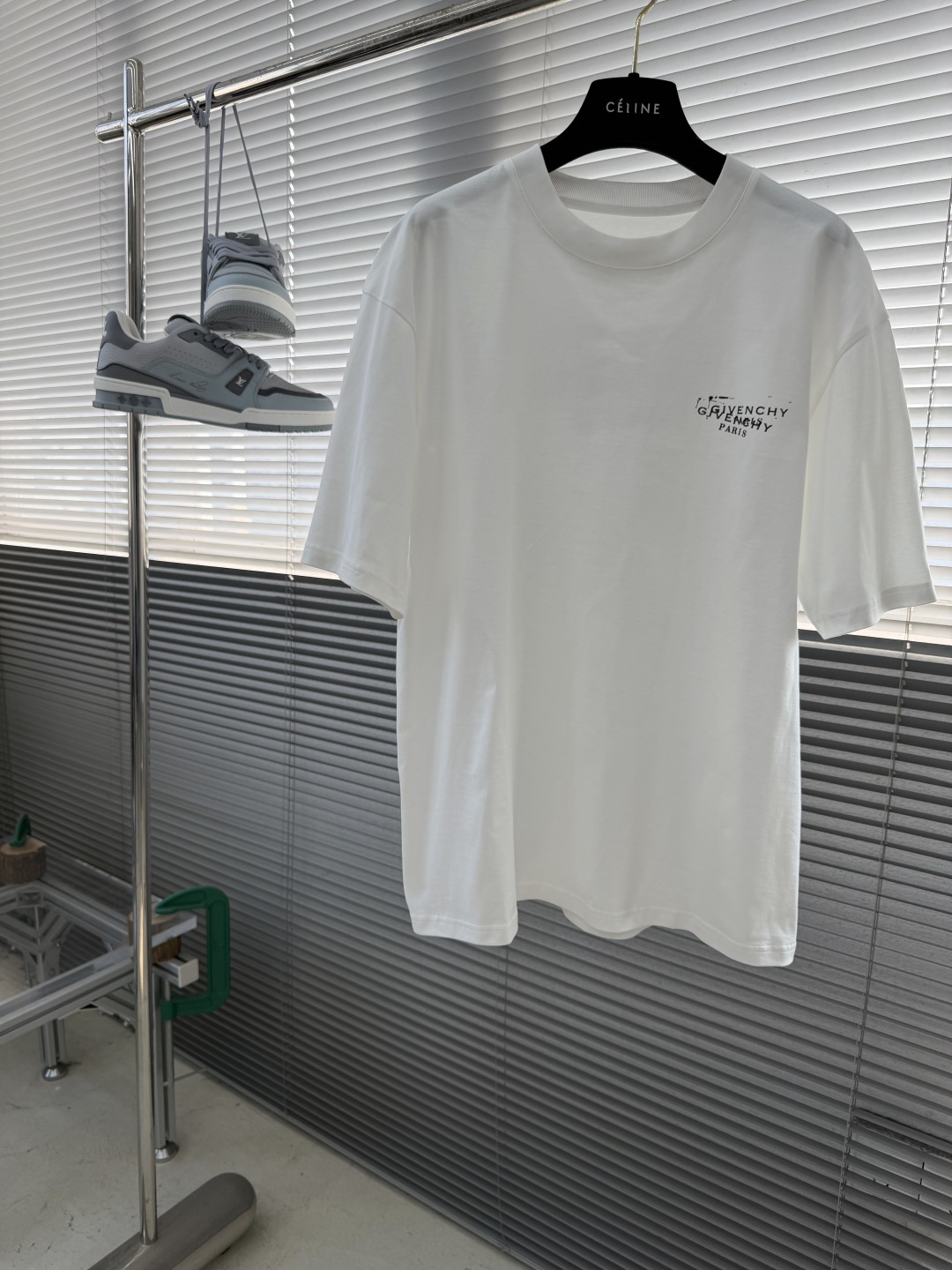 -GVC 印花细节全棉T恤面料质感很好，亲肤感强，穿着舒适！尺码:S-XL肩宽50525355胸围 10