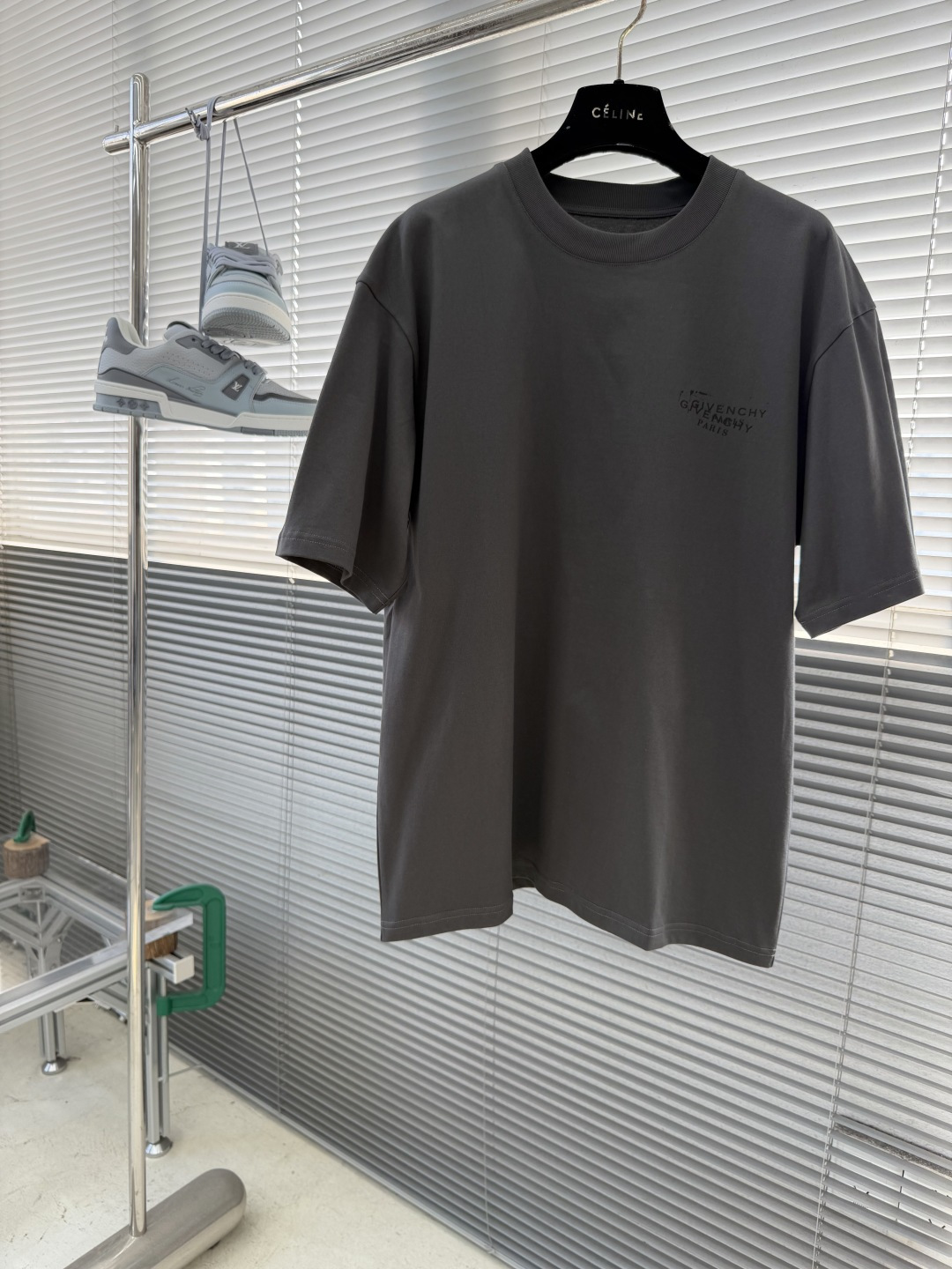 -GVC 印花细节全棉T恤面料质感很好，亲肤感强，穿着舒适！尺码:S-XL肩宽50525355胸围 10