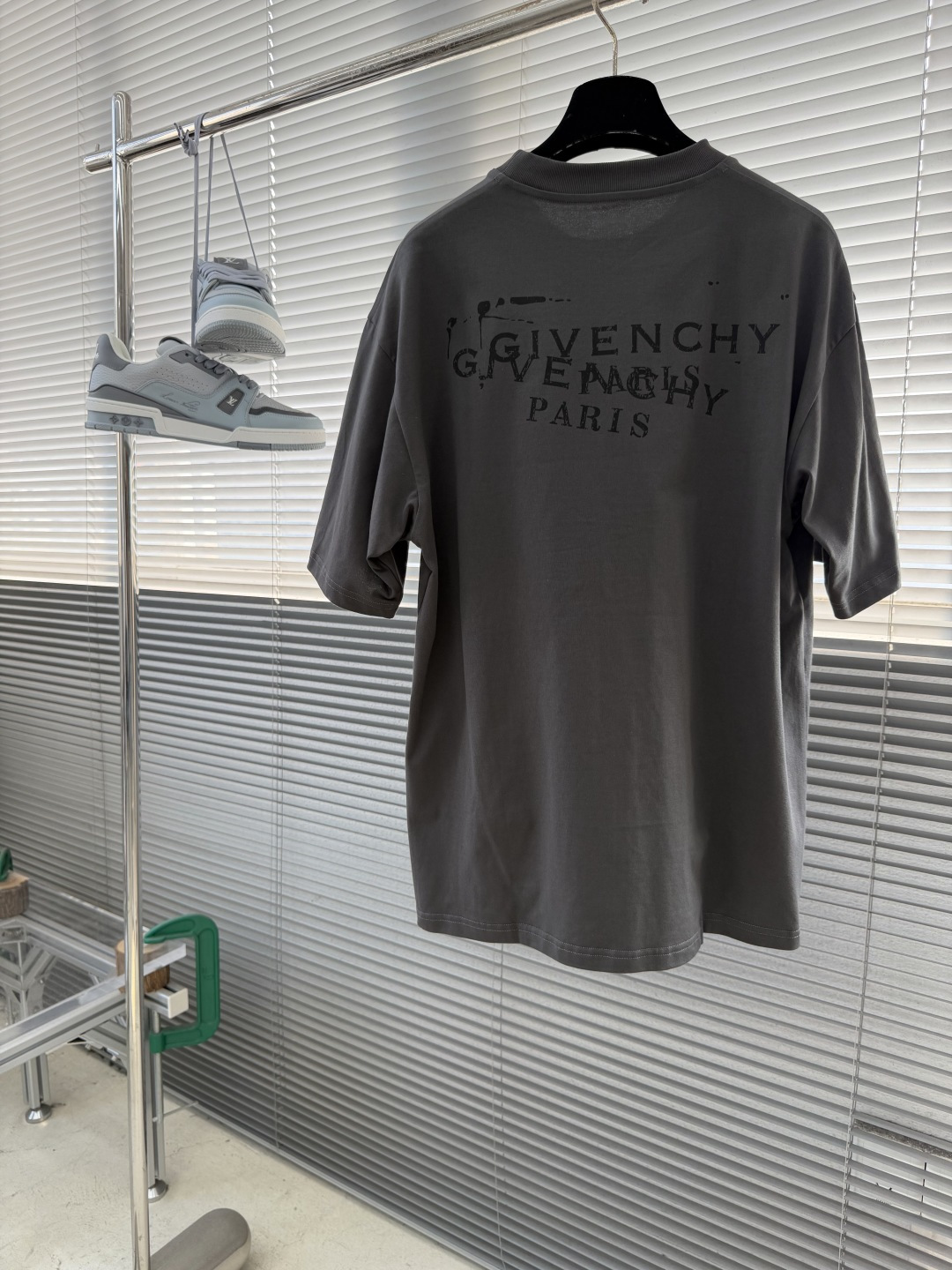 -GVC 印花细节全棉T恤面料质感很好，亲肤感强，穿着舒适！尺码:S-XL肩宽50525355胸围 10