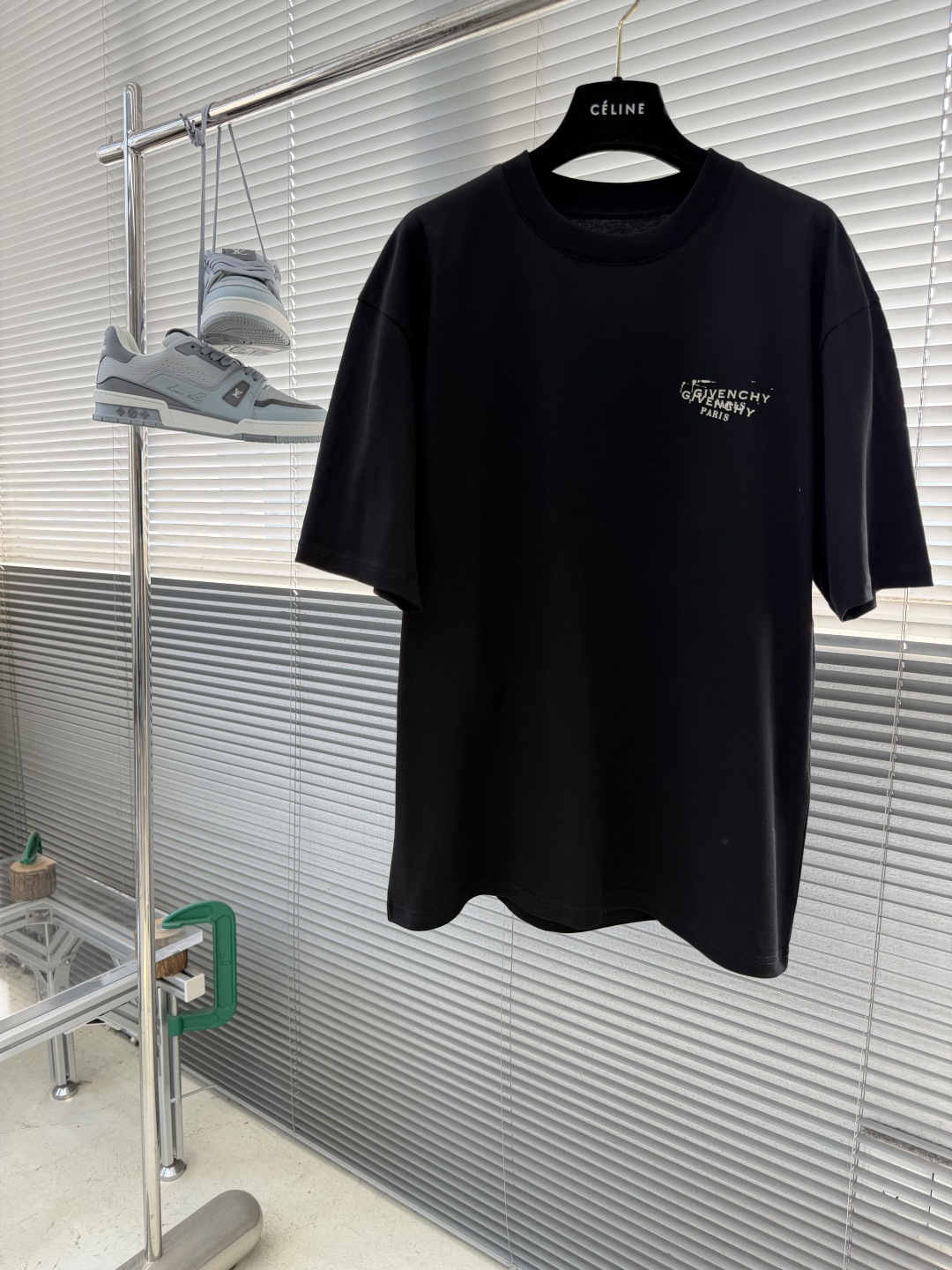 -GVC 印花细节全棉T恤面料质感很好，亲肤感强，穿着舒适！尺码:S-XL肩宽50525355胸围 10