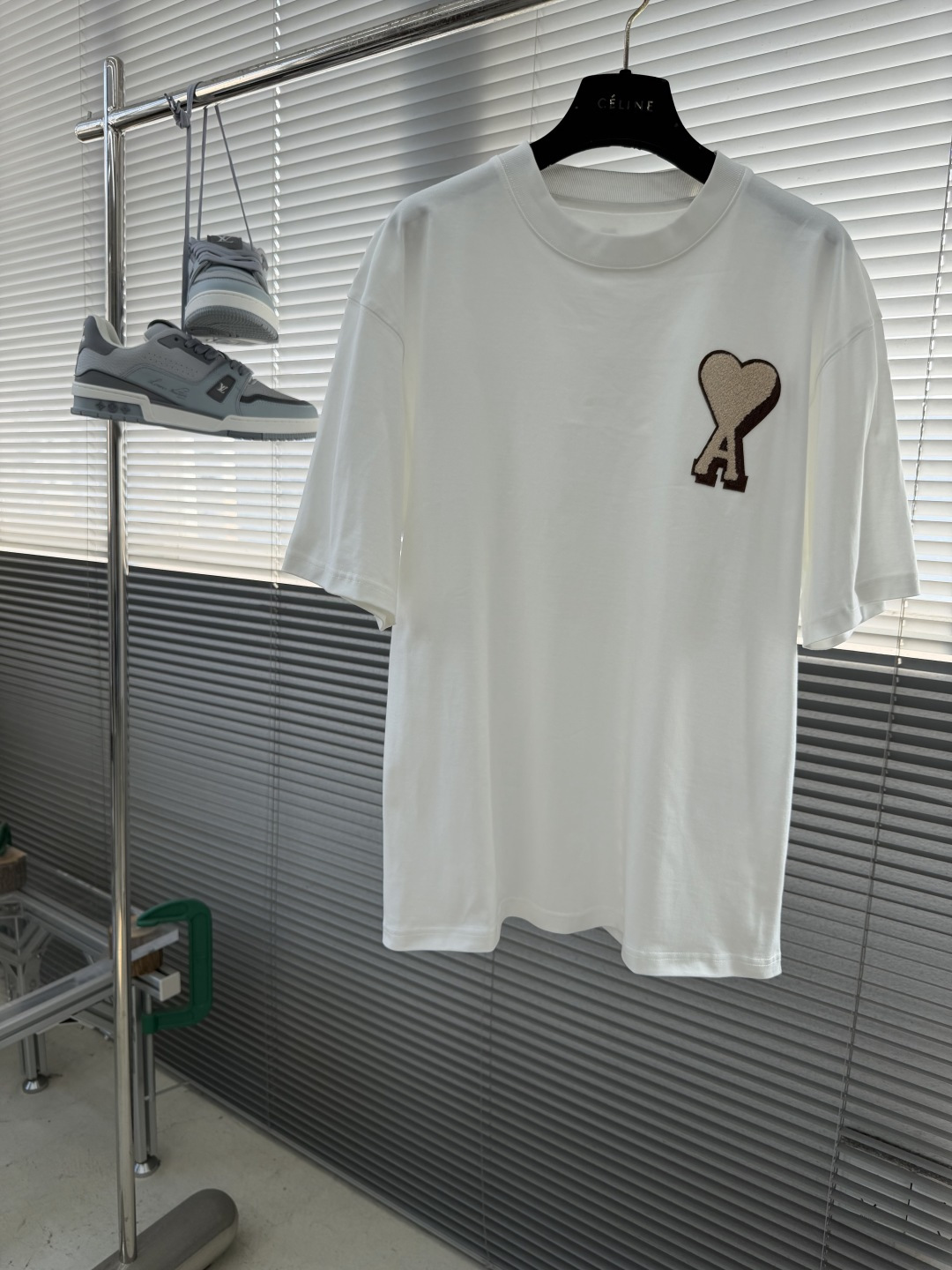 -Ami 刺绣细节全棉T恤厚款面料质感很好，亲肤感强，穿着舒适！尺码:S-XL肩宽50525355胸围 