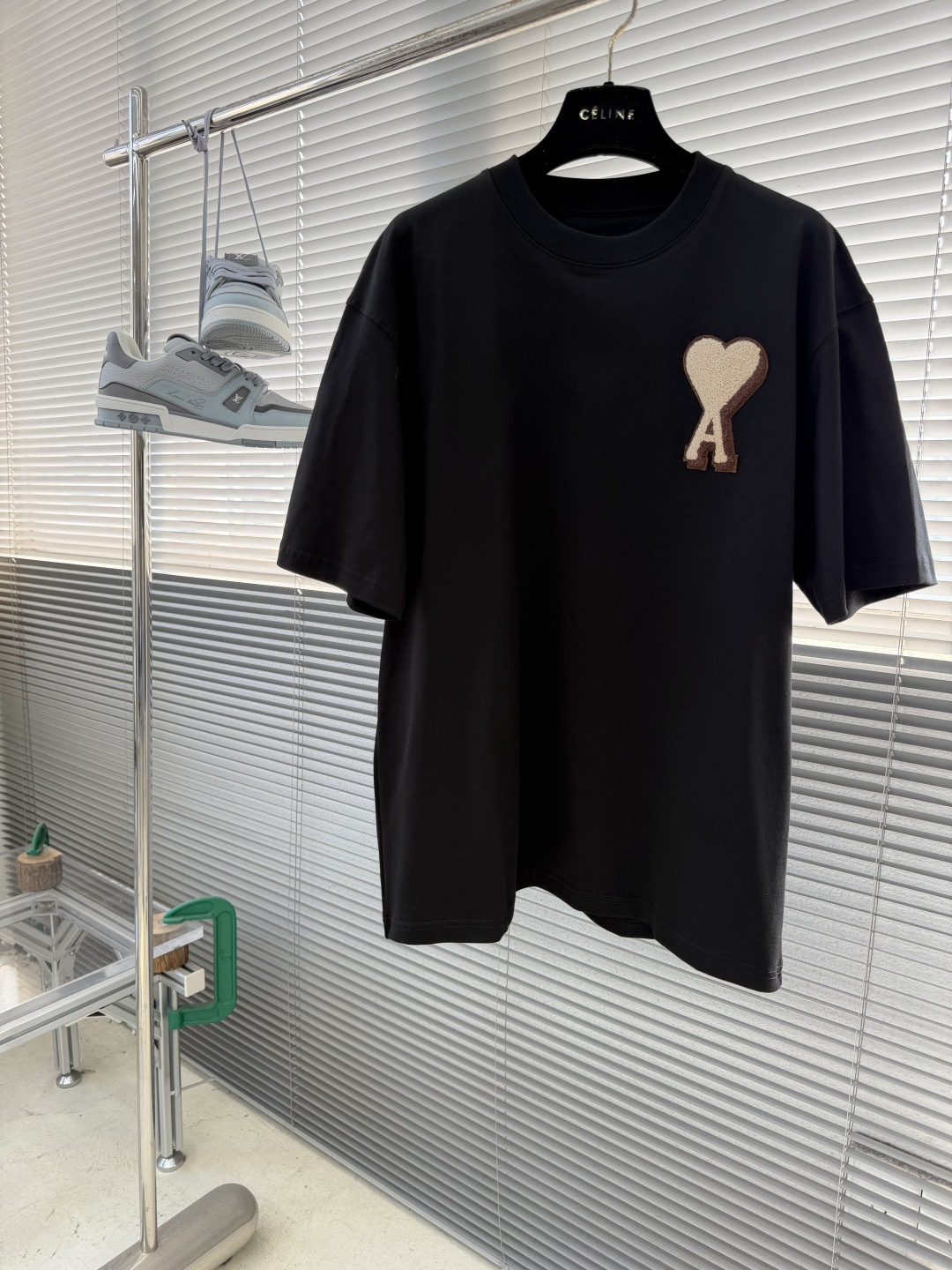 -Ami 刺绣细节全棉T恤厚款面料质感很好，亲肤感强，穿着舒适！尺码:S-XL肩宽50525355胸围 