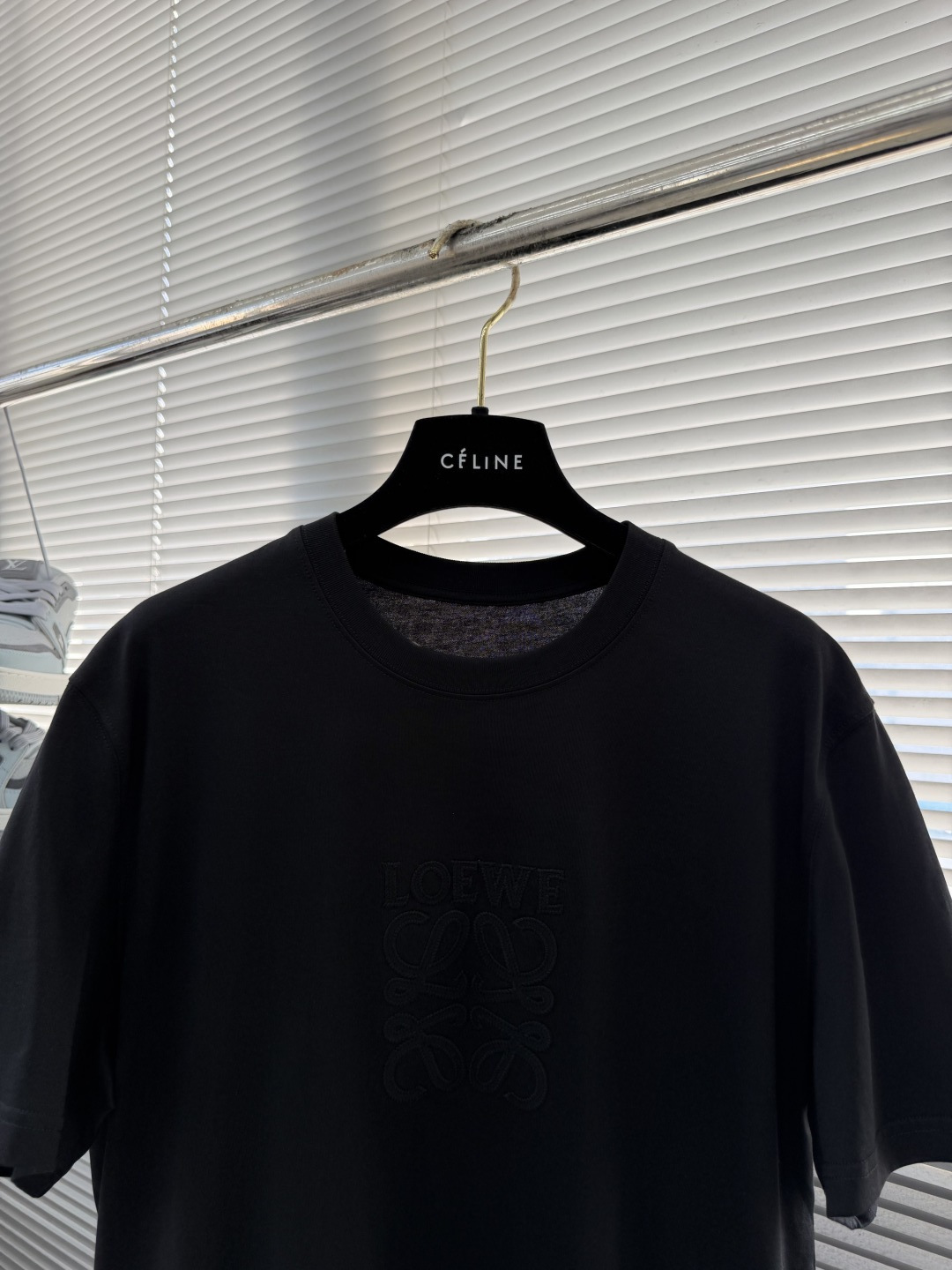 -LOEW 贴布刺绣细节全棉T恤面料质感很好，亲肤感强，穿着舒适！尺码:S-XXL肩宽444547485