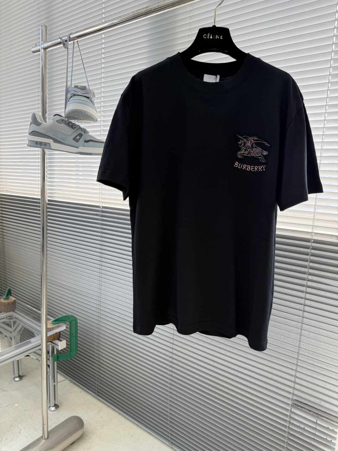 NO:917342,/1 piece 1/2 piece (black L  Brand logo patch embroidery process. High-end customized cotton fabric. Soft to the touch. Comfortable to wear. Counter-level exquisite stitching. Fine workmanship. The upper body effect is incomparably handsome!  Color Black White Size M to 3XL, T-shirt, tees, t-shirt,19860909/1件 1/2件（黑色L XL XXL） -BBR 2026春夏新款首发专柜最新款短袖圆领T恤 高端订制 设计前卫时尚！品牌logo贴布绣花工艺 高端定制棉面料.手感柔软.穿着舒适.专柜级别精致车线.做工精细.上身效果无敌帅气！ 颜色黑色 白色 码数M一3XL,,T-shirt,tees，t-shirt,,Men's clothing