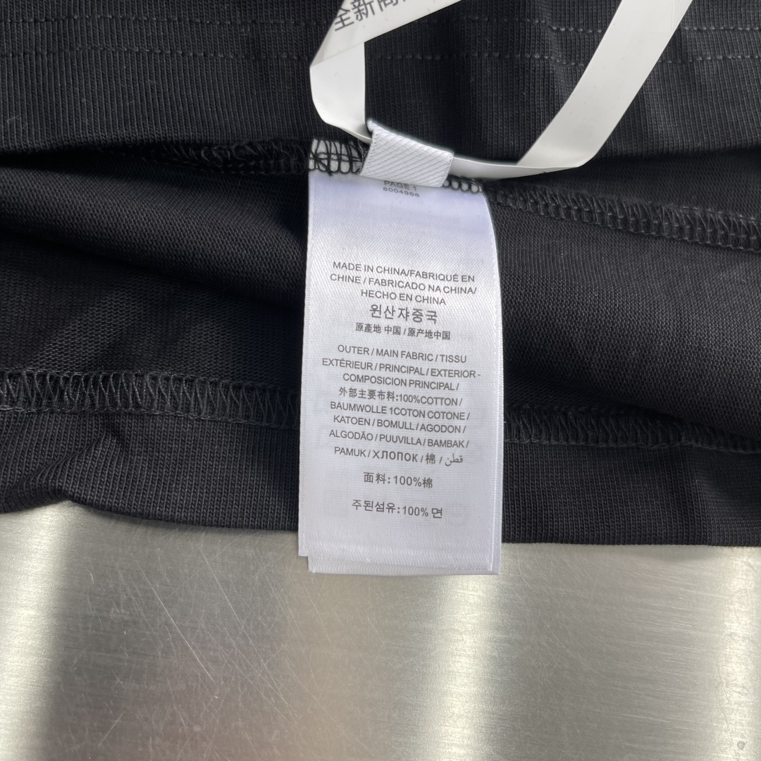 -Stone Island 2026春夏系列圆领短袖T恤衫 100%长绒棉 亲肤舒适，款式简约，前胸图案