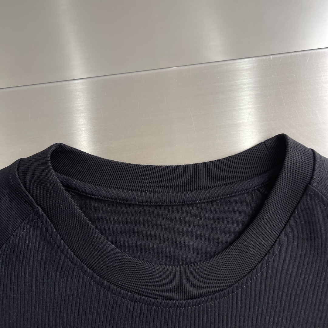-Stone Island 2026春夏系列圆领短袖T恤衫 100%长绒棉 亲肤舒适，款式简约，前胸图案