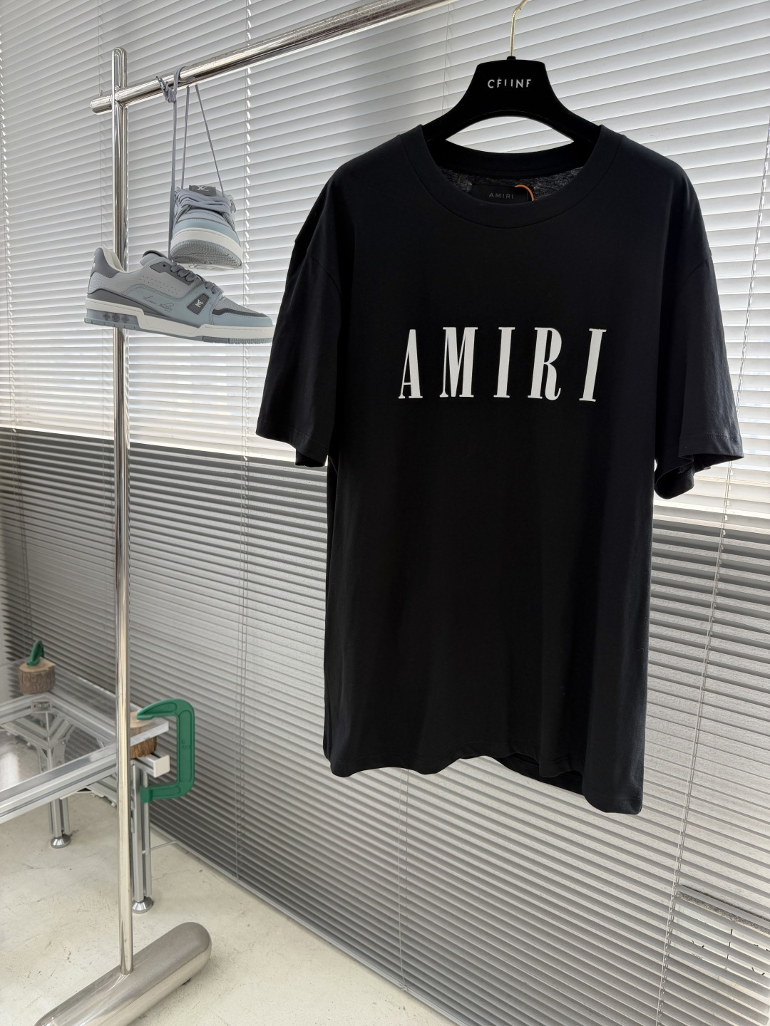 -AMIRI 徽标印花短袖 定制密织平纹棉 柔软细腻 舒适贴肤 以一袭纯净之白 散发着与生俱来的高雅气质