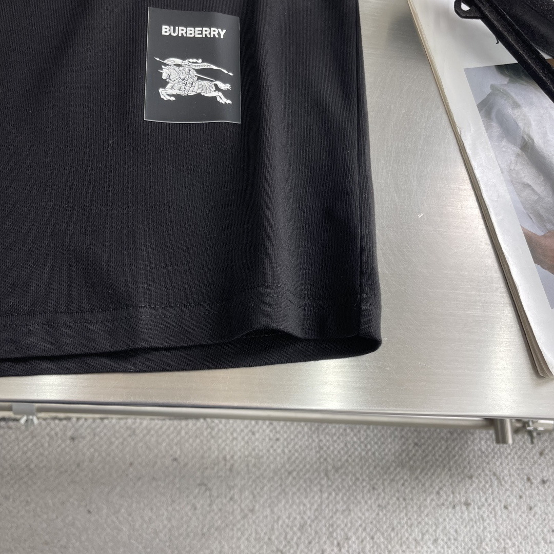 -BBR 新款春季短袖🆕采用纯棉面料，克重350手感细腻，超级时尚洋气！码数：S-3XL 颜色：黑色 白