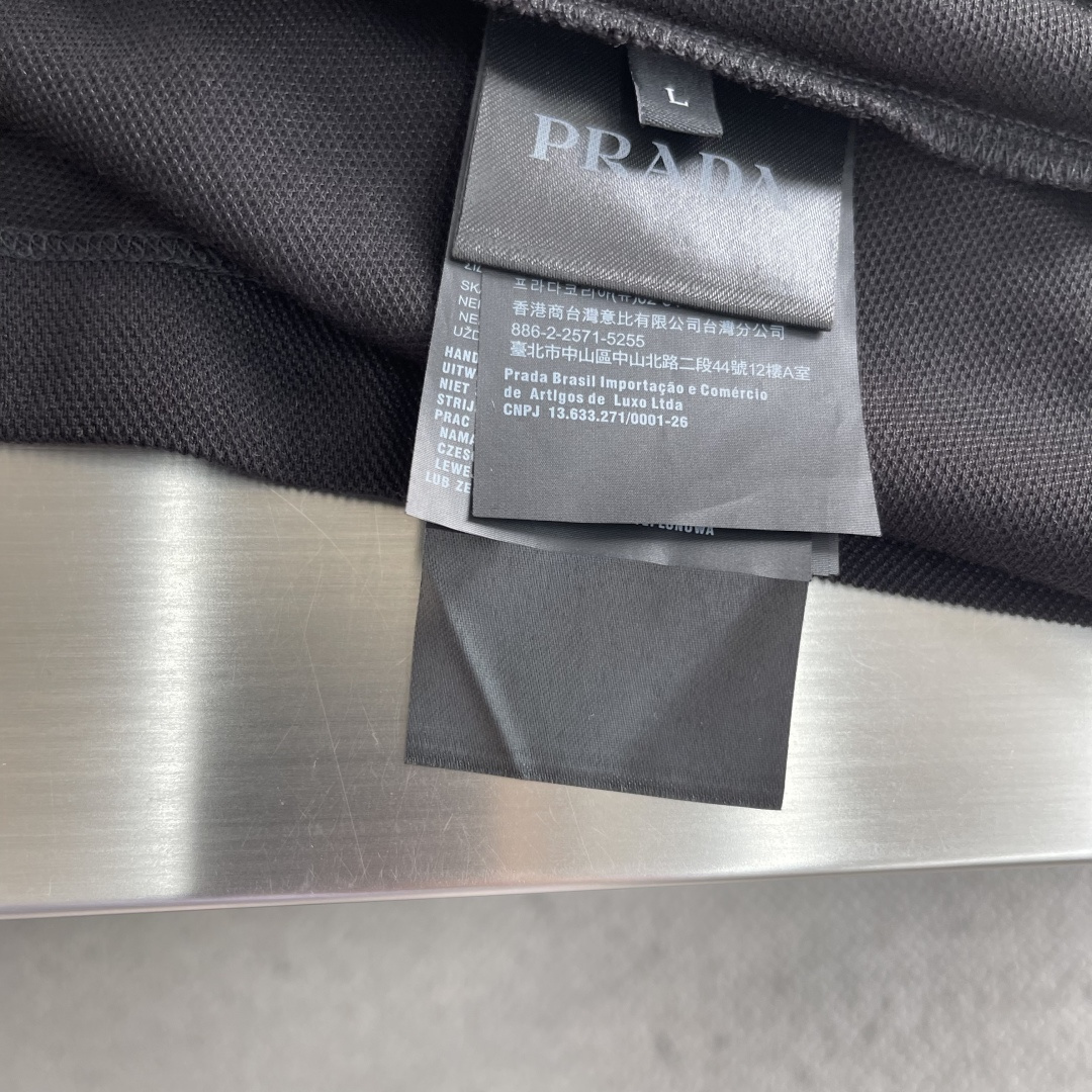 -PRAD 26ss 顶级爆款 胶条红标系列POLO短袖 经典百搭 纯棉面料 舒适透气 经典百搭 码数：