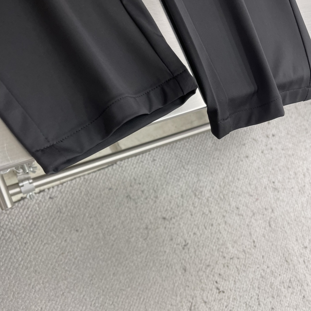 -驴牌 2026春夏系列休闲西裤版型：小直筒 （32码裤脚18CM）面料：超柔软四面高弹力锦氨面料 设计