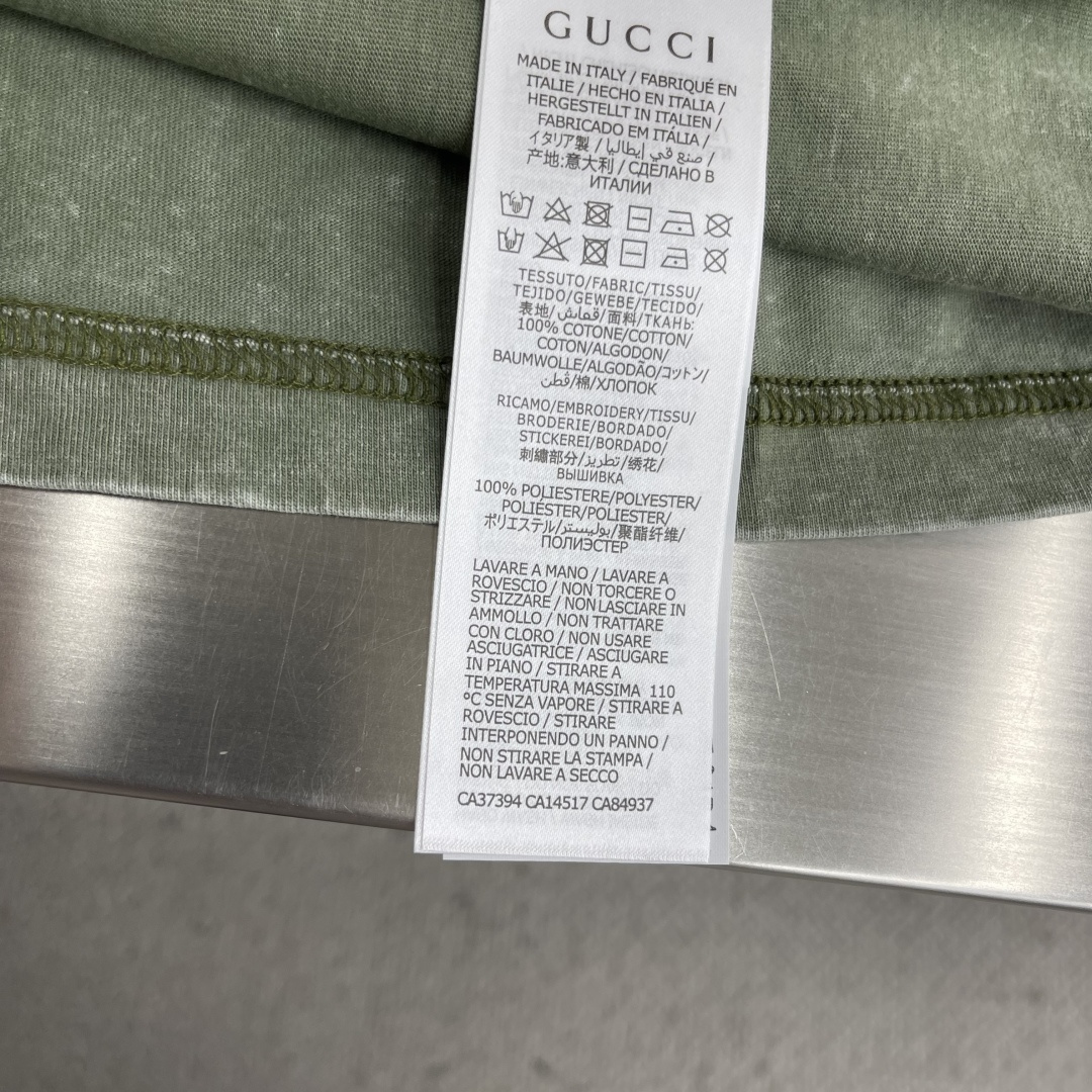 -GUCC 刺绣微标‼️短袖T恤300g重磅洗水面料纯棉材质，柔软透气，夏天穿超舒服!圆领+胸前双G刺绣