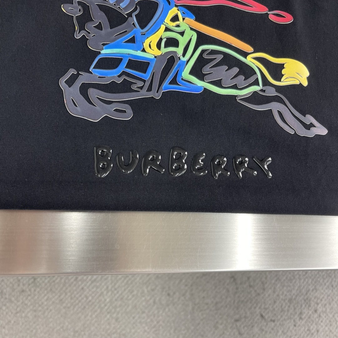 -BBR 战马系列‼️短袖T恤Bur 早春新款战马系列，面料选用高克重280克新疆棉冰感索罗娜面料，面料
