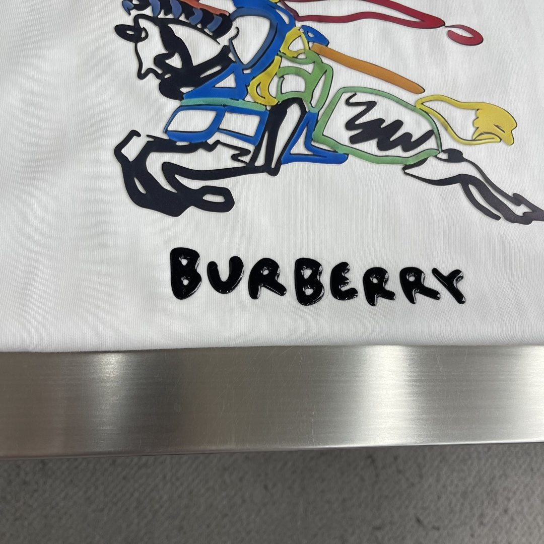 -BBR 战马系列‼️短袖T恤Bur 早春新款战马系列，面料选用高克重280克新疆棉冰感索罗娜面料，面料