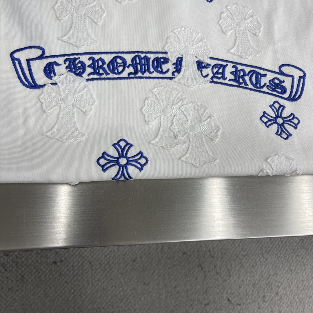 -CH 克罗心 早春新款水洗彩色刺绣短袖T，基础休闲的版型裁剪工艺，着穿效果毋庸置疑的帅气有型，采用10