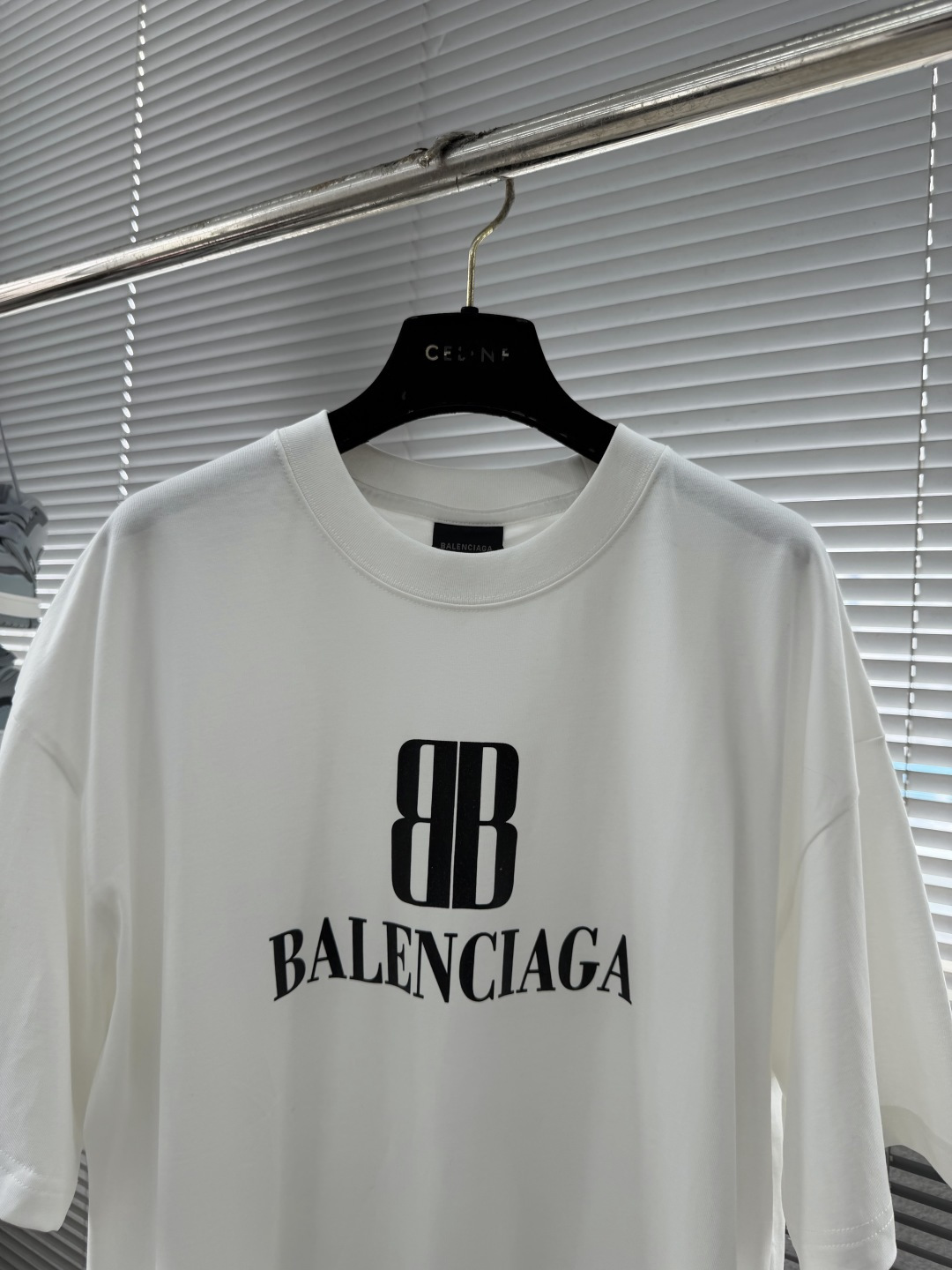 -Balenciag 双B标识‼️短袖T恤自带贵气瞬间把低调奢华感拉满!面料采用280g新疆棉➕索罗娜面
