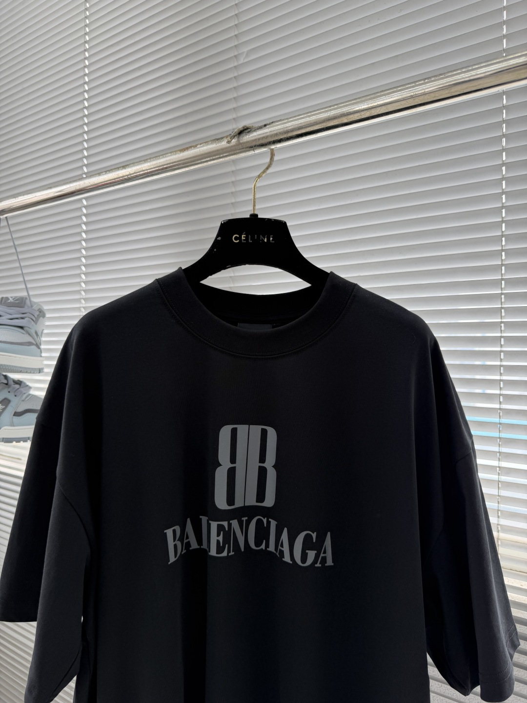 -Balenciag 双B标识‼️短袖T恤自带贵气瞬间把低调奢华感拉满!面料采用280g新疆棉➕索罗娜面