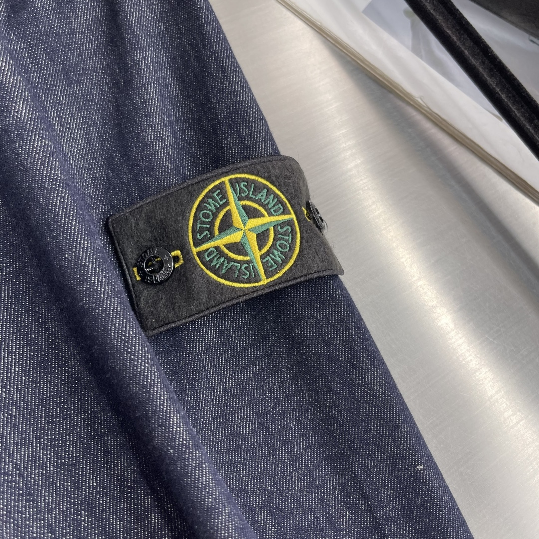 上衣-Stone Island 2026春夏潮流微阔型牛仔衬衫外套 （有同款牛仔裤）不规则口袋设计 袖子