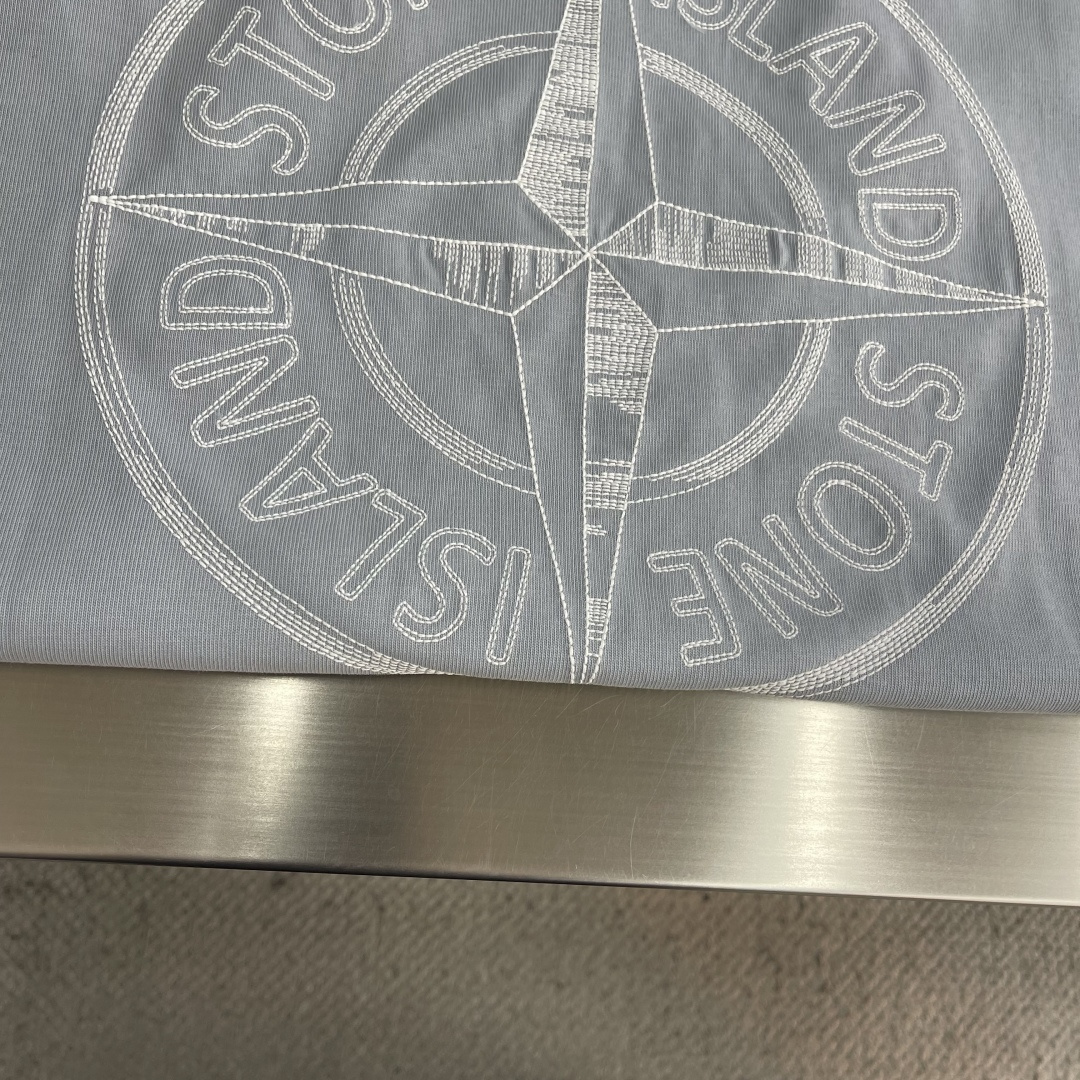 -Stone Island 宝藏级短袖，26年春夏意式机能风天花板 标志性罗盘系列款式 面料螺纹定制定染