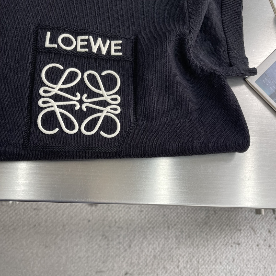 -LOEW 2026新款针织衫，松弛老钱，让绅士感在针织里自然流露透气针织面料告别束缚感，肌理织纹垂坠有
