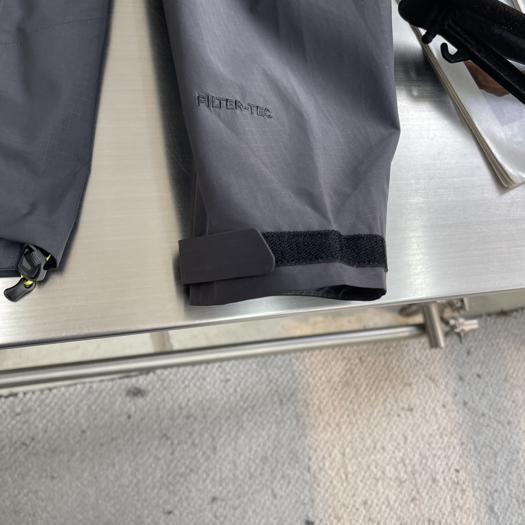 -KAILAS 户外连帽冲锋衣 透气防风防水登山服 男女情侣款运动夹克全新硬壳冲锋衣夹克，户外防水硬壳向