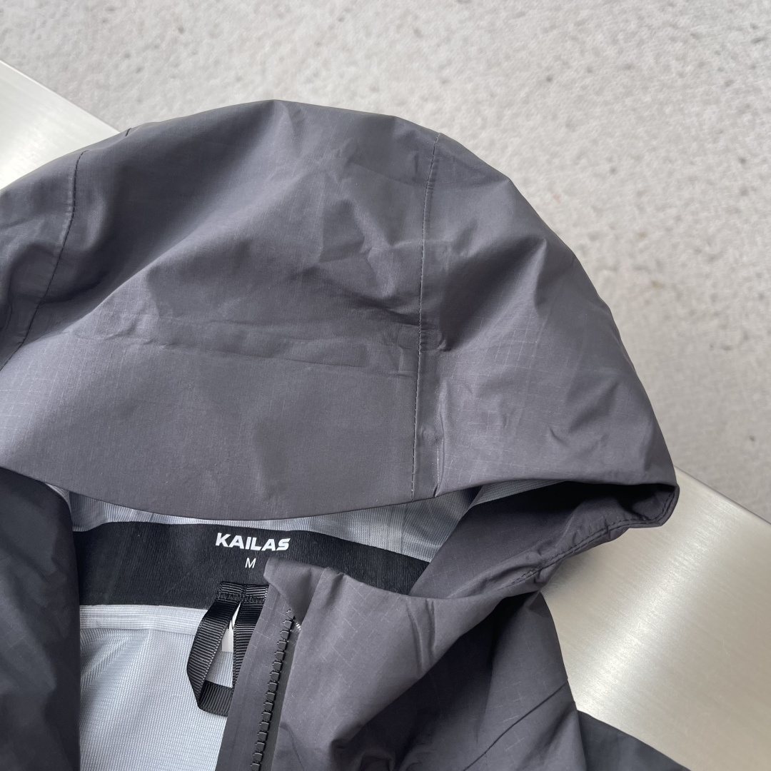 -KAILAS 户外连帽冲锋衣 透气防风防水登山服 男女情侣款运动夹克全新硬壳冲锋衣夹克，户外防水硬壳向