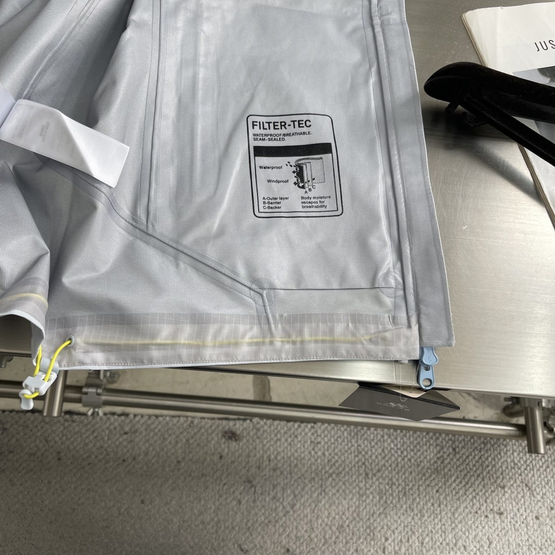 -KAILAS 户外连帽冲锋衣 透气防风防水登山服 男女情侣款运动夹克全新硬壳冲锋衣夹克，户外防水硬壳向