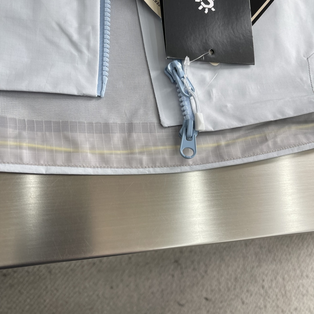 -KAILAS 户外连帽冲锋衣 透气防风防水登山服 男女情侣款运动夹克全新硬壳冲锋衣夹克，户外防水硬壳向