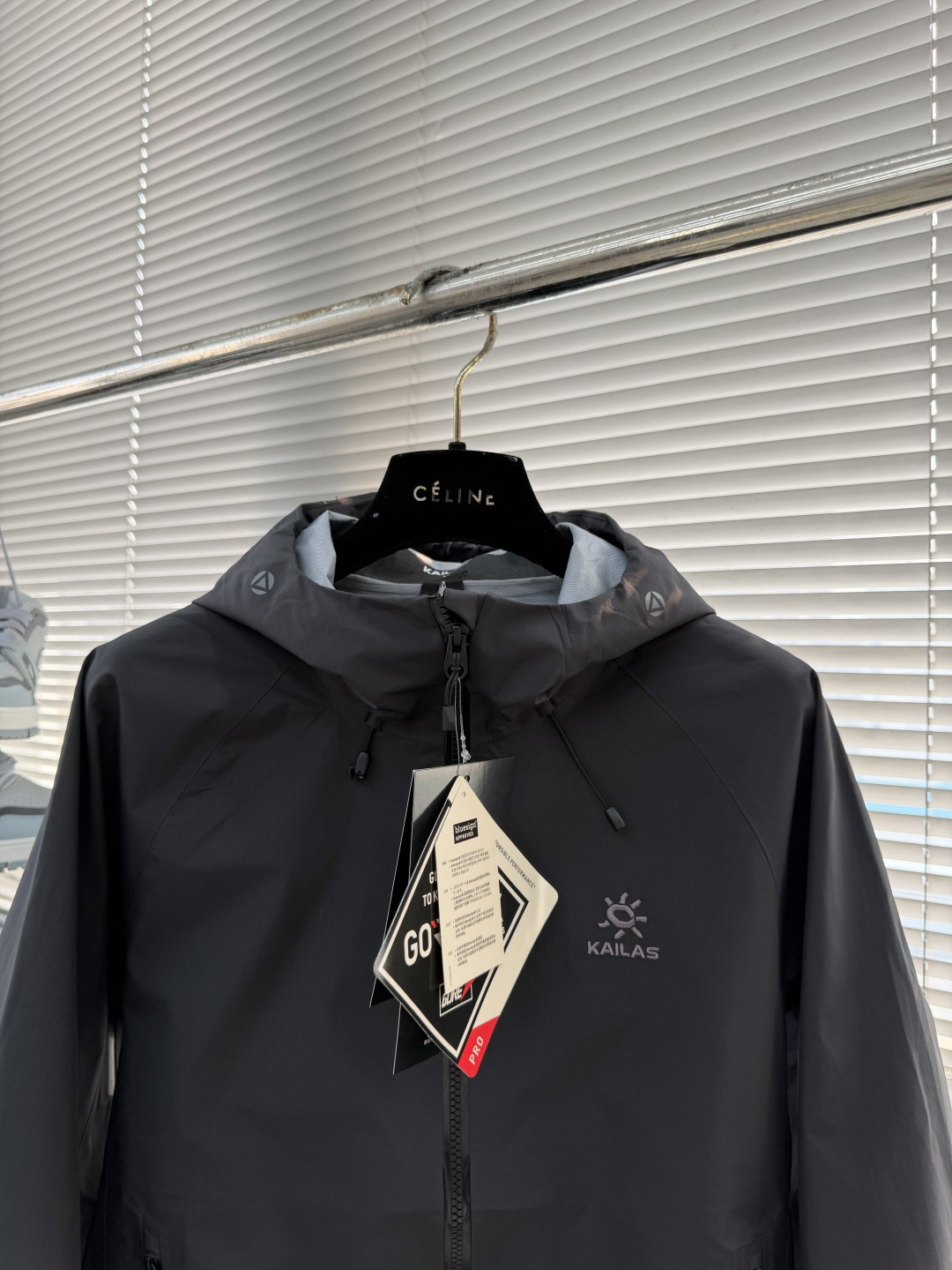 -KAILAS 户外连帽冲锋衣 透气防风防水登山服 男女情侣款运动夹克全新硬壳冲锋衣夹克，户外防水硬壳向