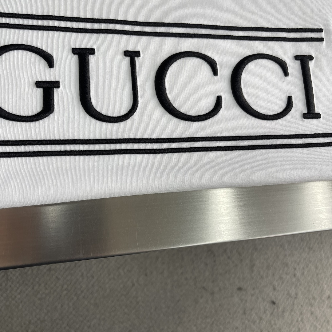 -GUCC 2026春夏新款首发专柜最新款短袖圆领T恤 高端订制 设计前卫时尚！品牌logo工艺刺绣字母