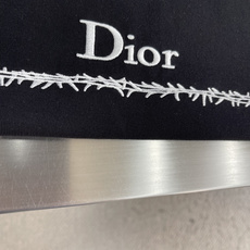 -Dio BookCover荆棘刺绣短袖这款是梦幻图书馆藏中的经典单品,展现作品>的第一版封面, -Dio BookCover荆棘刺绣短袖这款是梦幻图书馆藏中的经典单品,展现作品>的第一版封面,