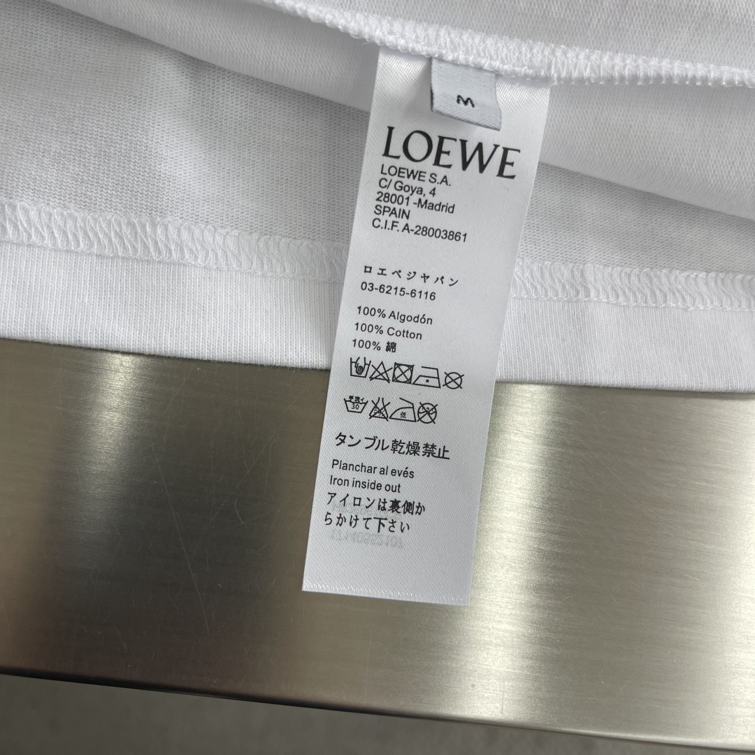 -LOEW 新款小口袋LOGO短袖T恤棉质纯色T，两种配色可选择。口袋上方LOGO刺绣，简约百搭。宽松版