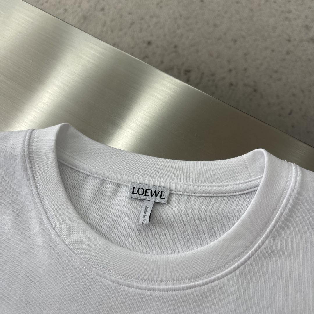 -LOEW 新款小口袋LOGO短袖T恤棉质纯色T，两种配色可选择。口袋上方LOGO刺绣，简约百搭。宽松版
