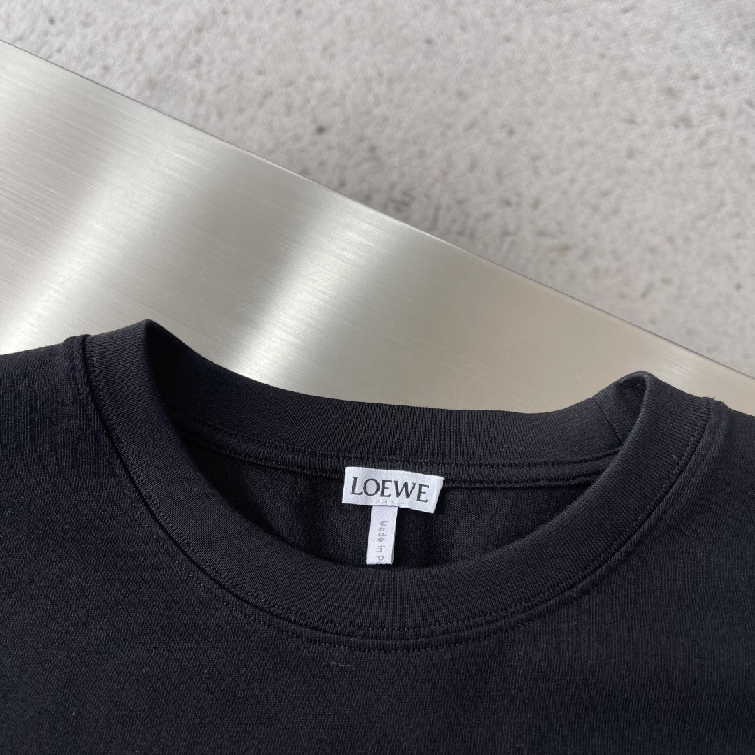 -LOEW 新款小口袋LOGO短袖T恤棉质纯色T，两种配色可选择。口袋上方LOGO刺绣，简约百搭。宽松版