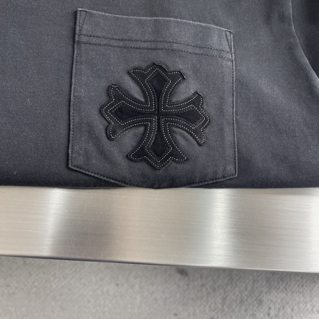 -CH 克罗心 2026春夏新款重洗水做旧 磨破 整件衣服4个工艺绣花处理 进口胎小牛裁片 进口磨砂皮 