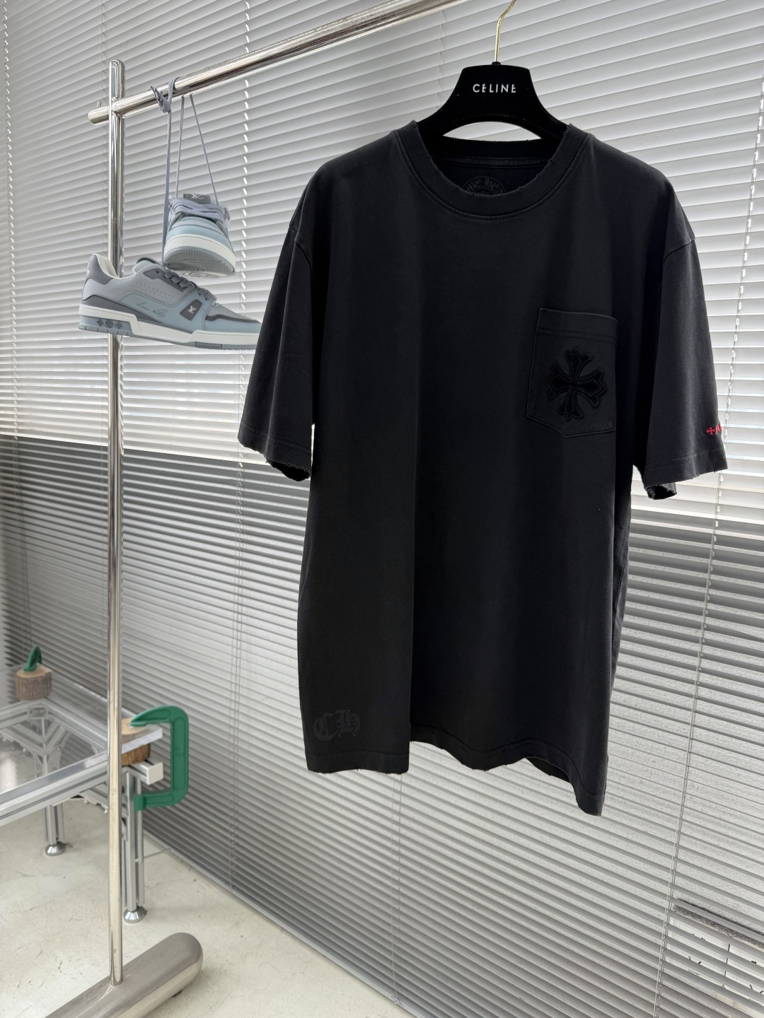 -CH 克罗心 2026春夏新款重洗水做旧 磨破 整件衣服4个工艺绣花处理 进口胎小牛裁片 进口磨砂皮 
