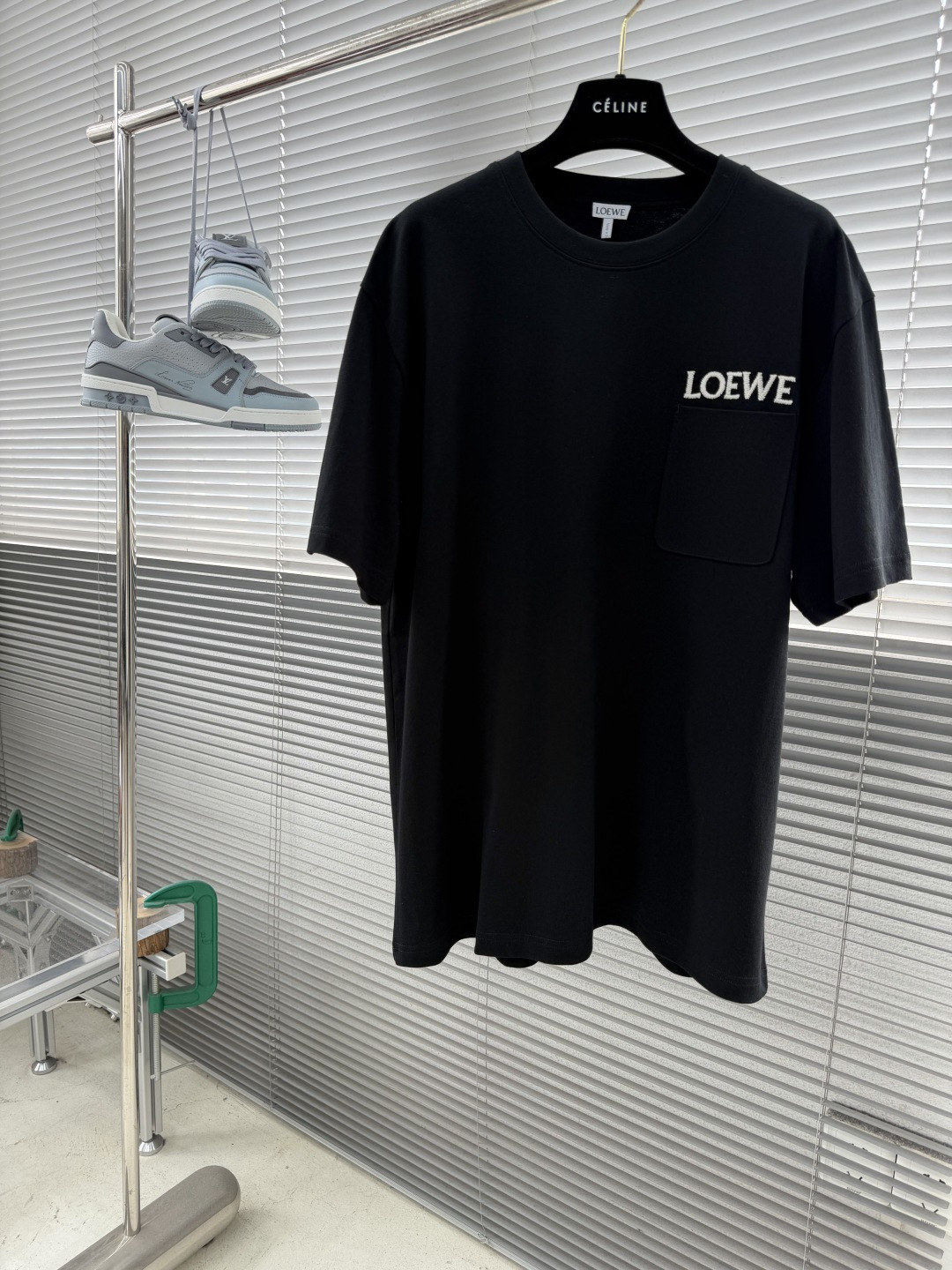 -LOEW 新款小口袋LOGO短袖T恤棉质纯色T，两种配色可选择。口袋上方LOGO刺绣，简约百搭。宽松版