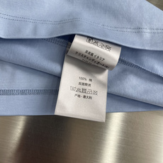 -Dio 基础款字母logo休闲圆领T。简约设计,高端订制。品牌logo绣花工艺,定制100支双面 -Dio 基础款字母logo休闲圆领T。简约设计,高端订制。品牌logo绣花工艺,定制100支双面