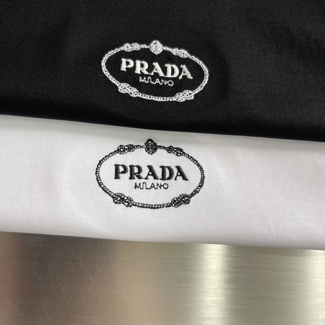 -PRAD     2026春夏新款休闲圆领短袖。简约设计，高端订制！品牌logo重工艺设计 高端定制1