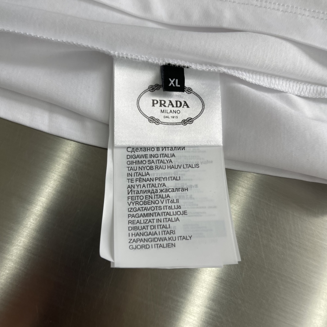 -PRAD     2026春夏新款休闲圆领短袖。简约设计，高端订制！品牌logo重工艺设计 高端定制1