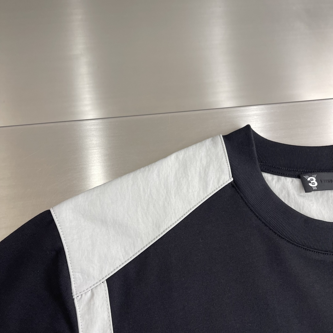 -Y-3 Yamamoto山本耀司 春夏新款拼接短袖T经典三杠拼接设计新颖且极具辨识度，宽松版型个性立体