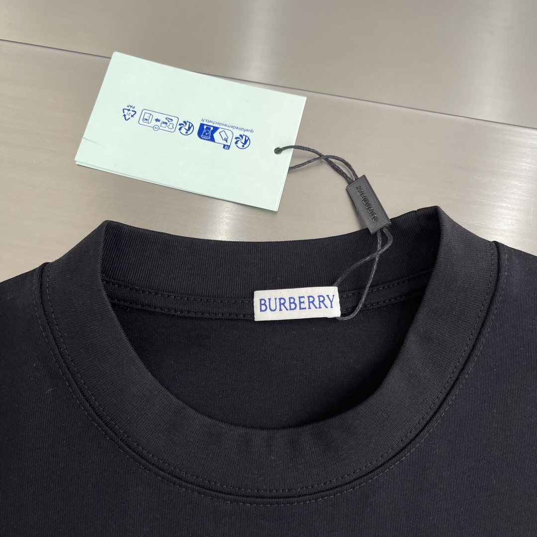 -BBR    新品刺绣T恤.男女同款.胸前经典刺绣Logo设计，正面有品牌名称和骑士徽标，英伦风满满。