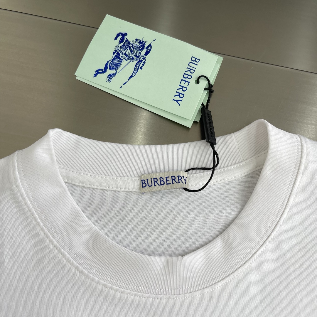 -BBR    新品刺绣T恤.男女同款.胸前经典刺绣Logo设计，正面有品牌名称和骑士徽标，英伦风满满。