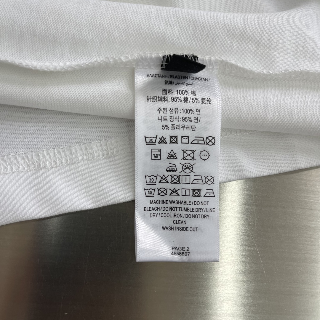 -BBR    新品刺绣T恤.男女同款.胸前经典刺绣Logo设计，正面有品牌名称和骑士徽标，英伦风满满。