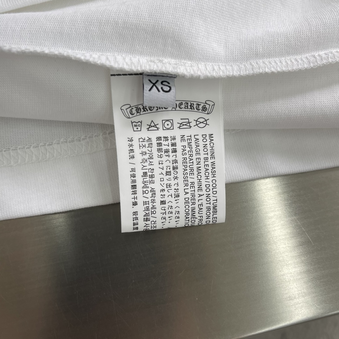 -CH 克罗心    新品马蹄铁印花短袖.男女同款.黑色+白色两色可选，双面马蹄铁Logo超有辨识度，荧