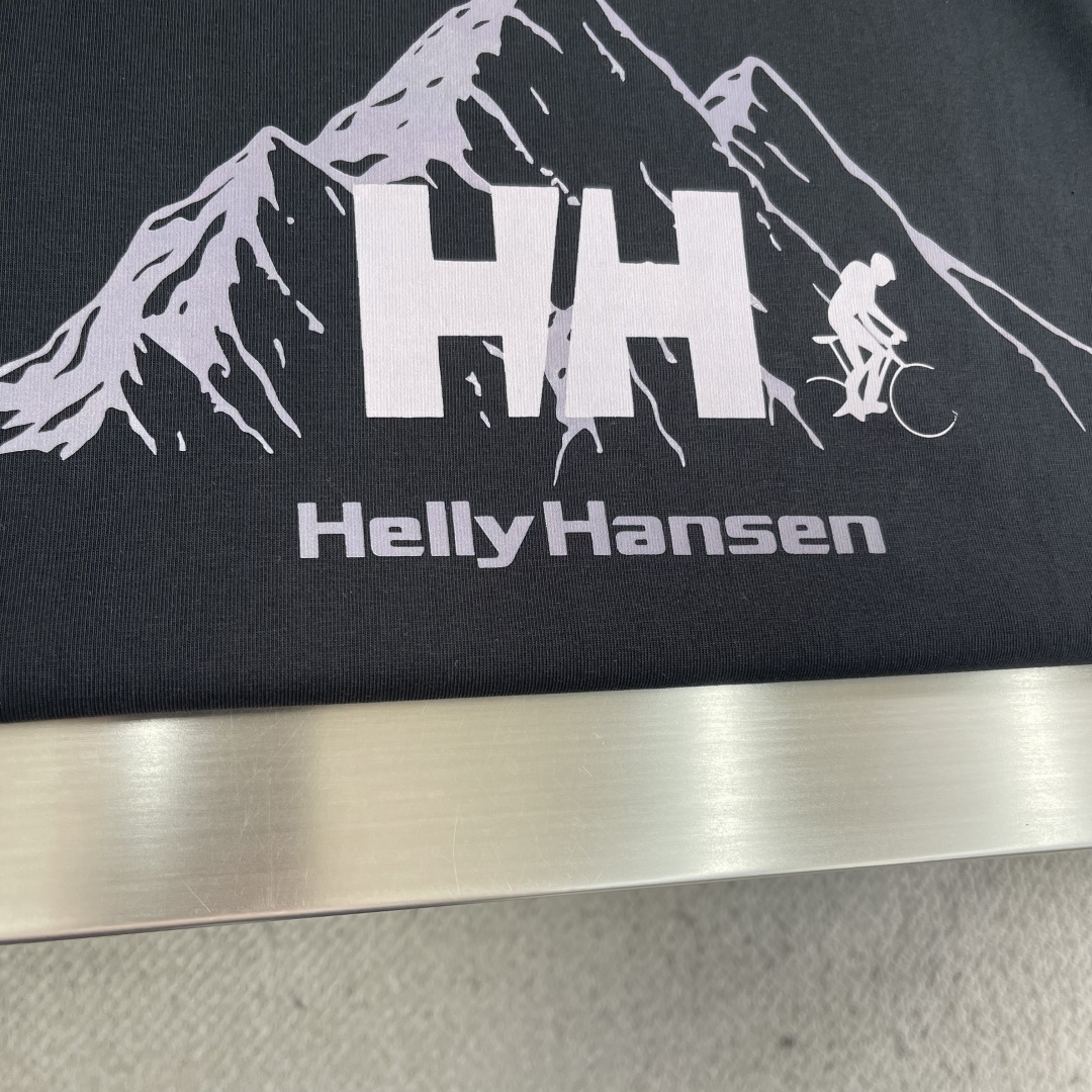 -HELLY HANSEN/HH海丽汉森26夏LOGO山脉图案短袖T恤基础圆领设计！经典白搭，领口选用定