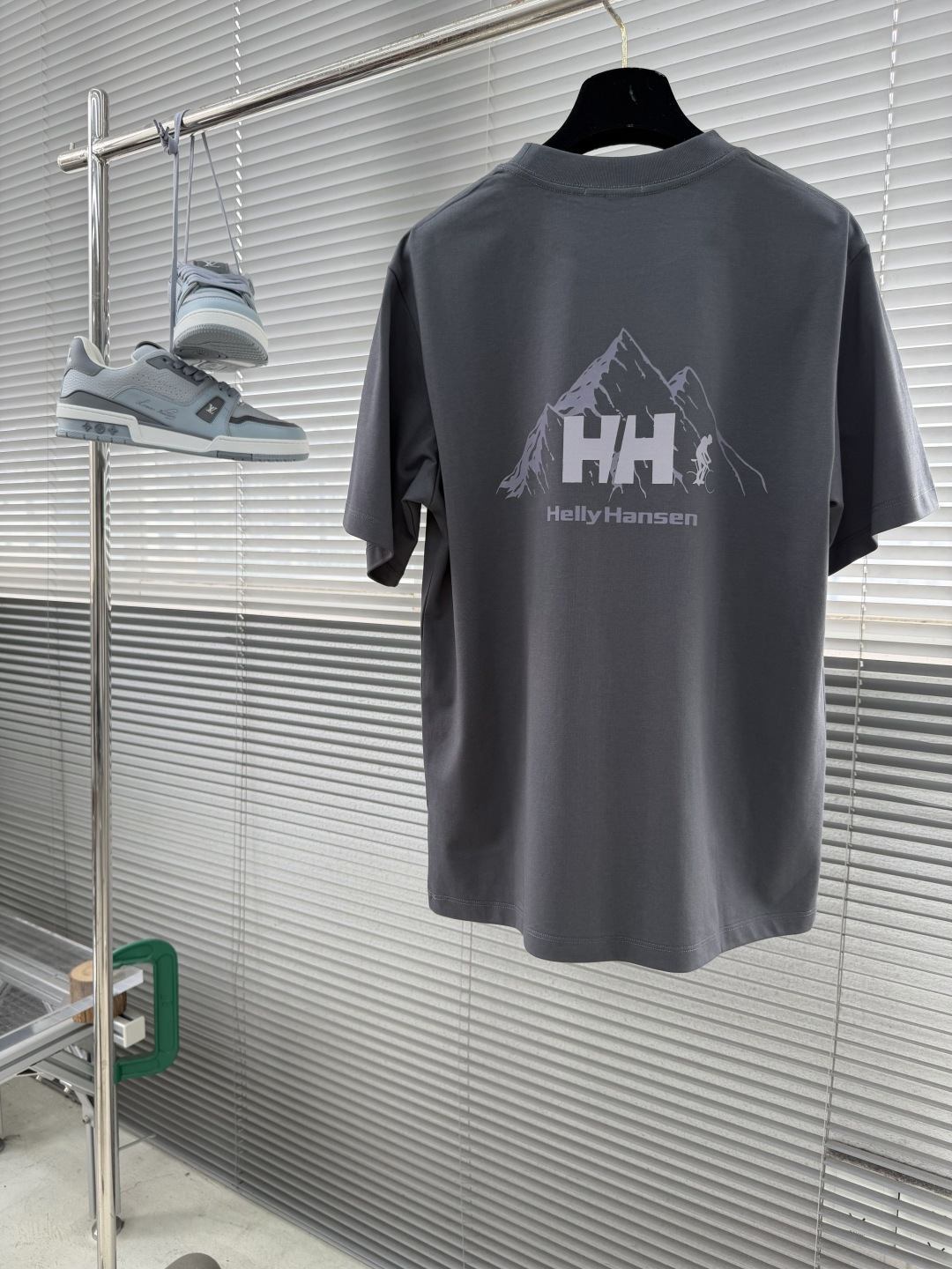 -HELLY HANSEN/HH海丽汉森26夏LOGO山脉图案短袖T恤基础圆领设计！经典白搭，领口选用定