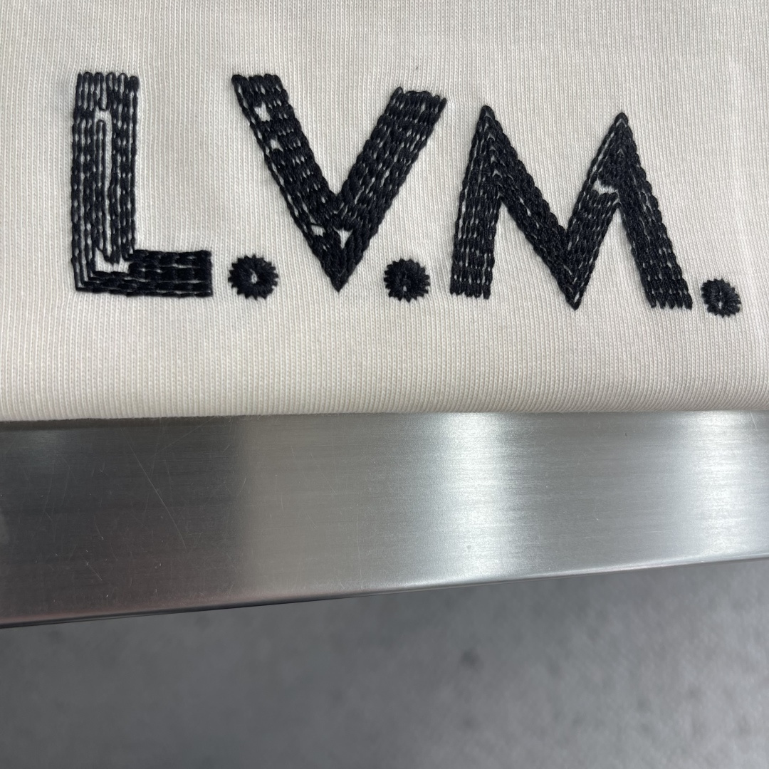 -驴牌 素描风格绣花休闲圆领T码数：S M L XL