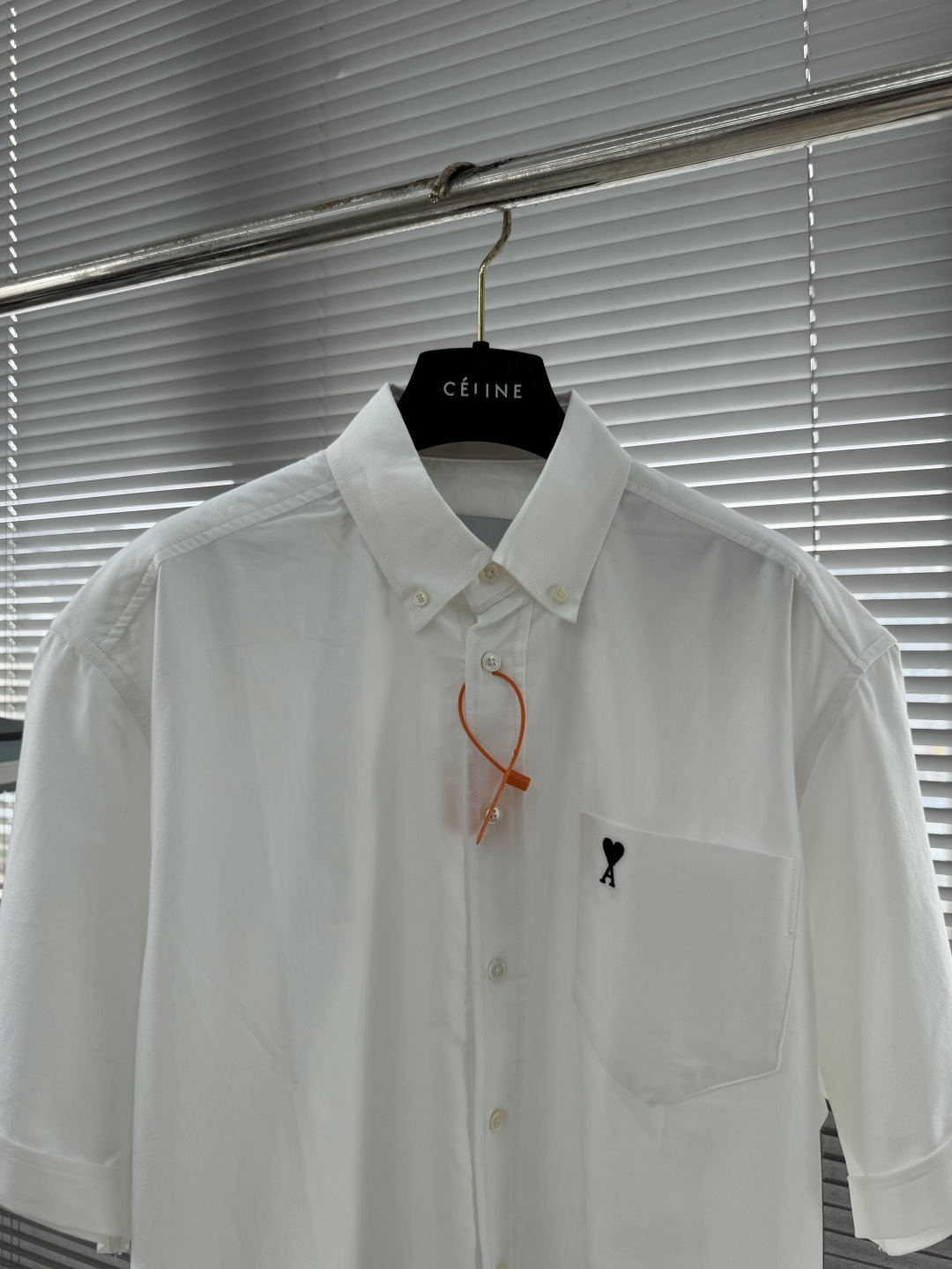 -Ami Paris 爱心刺绣短袖衬衫定制高密双股牛津纺 紧致而爽滑 舒适贴肤 一抹简约白 纯净如初 优