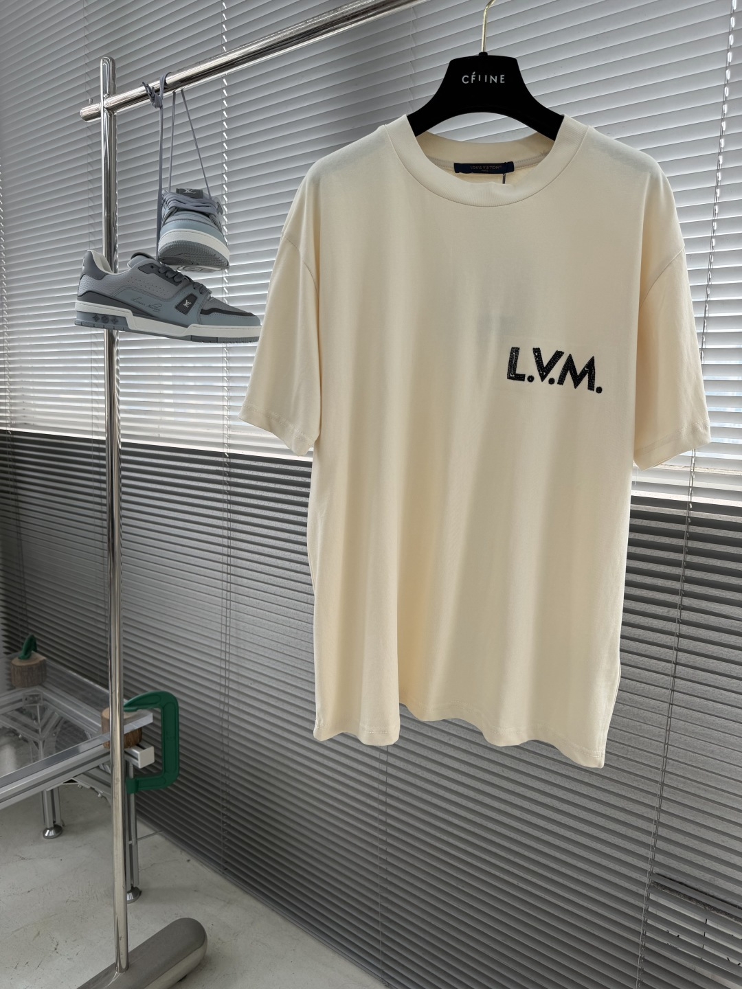 -驴牌 素描风格绣花休闲圆领T码数：S M L XL